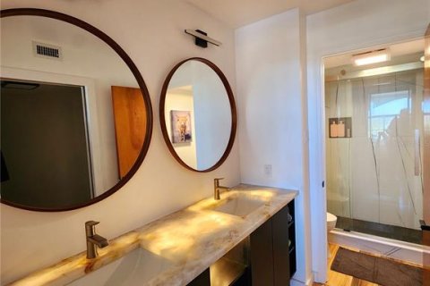 Condominio en alquiler en Tampa, Florida, 2 dormitorios, 109.25 m2 № 2224440 - foto 10