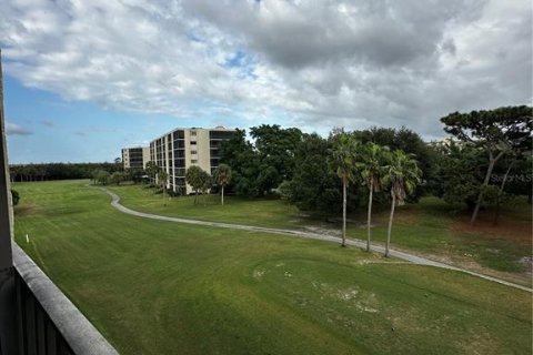 Condominio en venta en Clearwater, Florida, 2 dormitorios, 89.19 m2 № 2098601 - foto 19