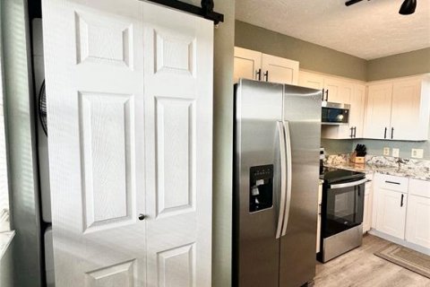 Condominio en venta en Clearwater, Florida, 2 dormitorios, 89.19 m2 № 2098601 - foto 5