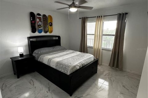 Condominio en venta en Clearwater, Florida, 2 dormitorios, 89.19 m2 № 2098601 - foto 15