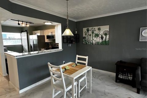 Condominio en venta en Clearwater, Florida, 2 dormitorios, 89.19 m2 № 2098601 - foto 7