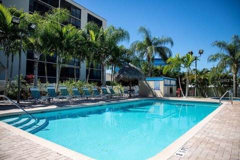 Condominio en venta en Clearwater, Florida, 2 dormitorios, 89.19 m2 № 2098601 - foto 29