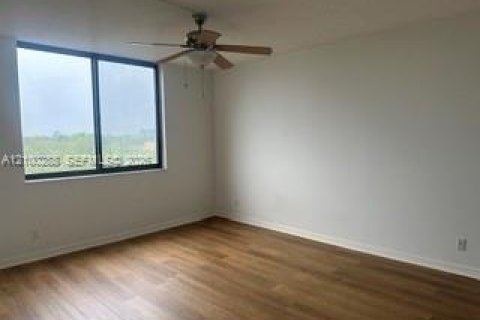 Appartement à louer à Hollywood, Floride: 2 chambres, 106.84 m2 № 2400819 - photo 28