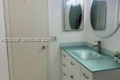 Appartement à louer à Hollywood, Floride: 2 chambres, 106.84 m2 № 2400819 - photo 21