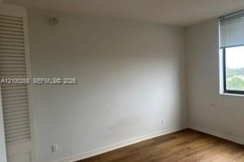 Appartement à louer à Hollywood, Floride: 2 chambres, 106.84 m2 № 2400819 - photo 15