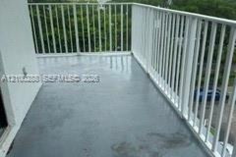 Appartement à louer à Hollywood, Floride: 2 chambres, 106.84 m2 № 2400819 - photo 6