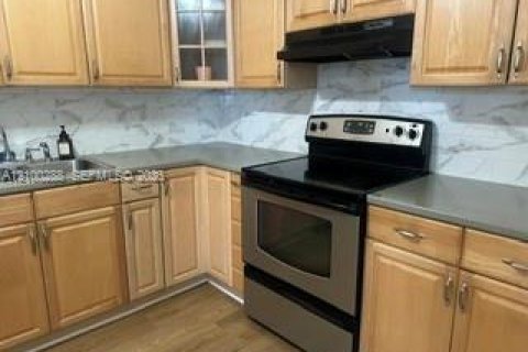 Appartement à louer à Hollywood, Floride: 2 chambres, 106.84 m2 № 2400819 - photo 12