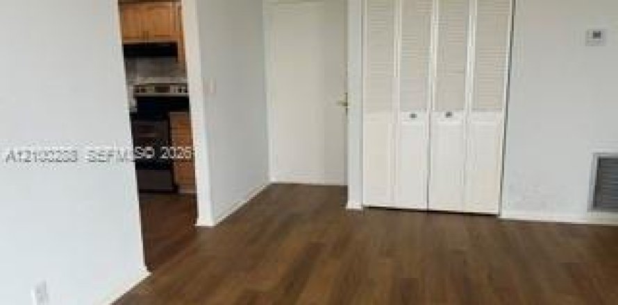 Appartement à Hollywood, Floride 2 chambres, 106.84 m2 № 2400819