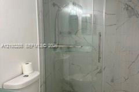 Appartement à louer à Hollywood, Floride: 2 chambres, 106.84 m2 № 2400819 - photo 22