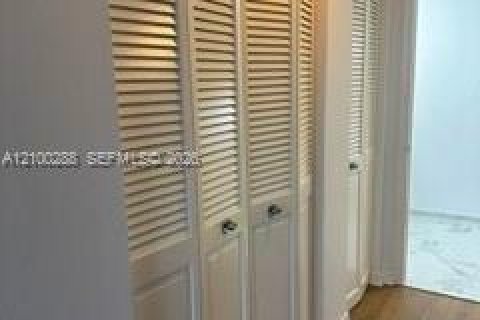 Appartement à louer à Hollywood, Floride: 2 chambres, 106.84 m2 № 2400819 - photo 30