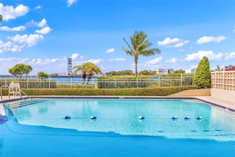 Condo in Fort Lauderdale, Florida, 1 bedroom № 2016320 - photo 18