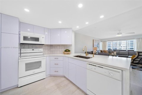 Condo in Fort Lauderdale, Florida, 1 bedroom № 2016320 - photo 5