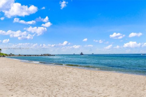 Condo in Fort Lauderdale, Florida, 1 bedroom № 2016320 - photo 17