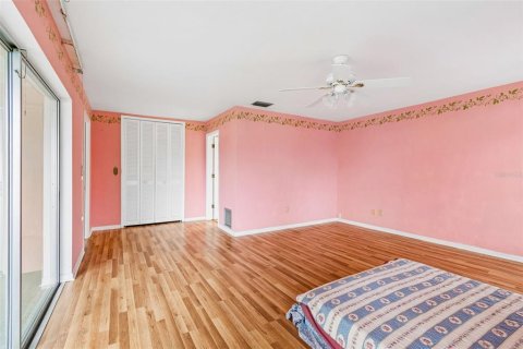 House in Seminole, Florida 3 bedrooms, 201.69 sq.m. № 2221569 - photo 28