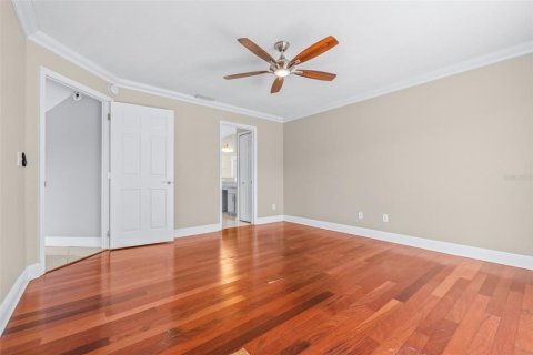 House in Haines City, Florida 4 bedrooms, 190.26 sq.m. № 2110584 - photo 21