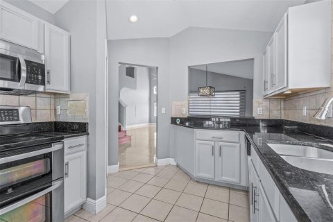 House in Haines City, Florida 4 bedrooms, 190.26 sq.m. № 2110584 - photo 16
