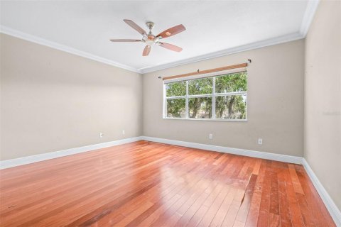 House in Haines City, Florida 4 bedrooms, 190.26 sq.m. № 2110584 - photo 26