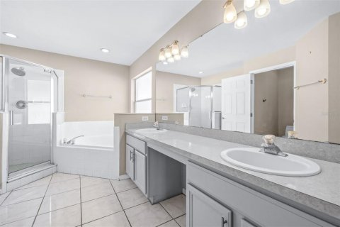 House in Haines City, Florida 4 bedrooms, 190.26 sq.m. № 2110584 - photo 22