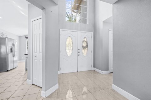 House in Haines City, Florida 4 bedrooms, 190.26 sq.m. № 2110584 - photo 6