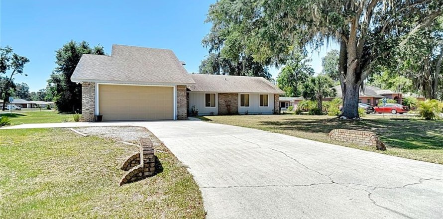 Villa ou maison à Lakeland, Floride 4 chambres, 173.82 m2 № 1644628