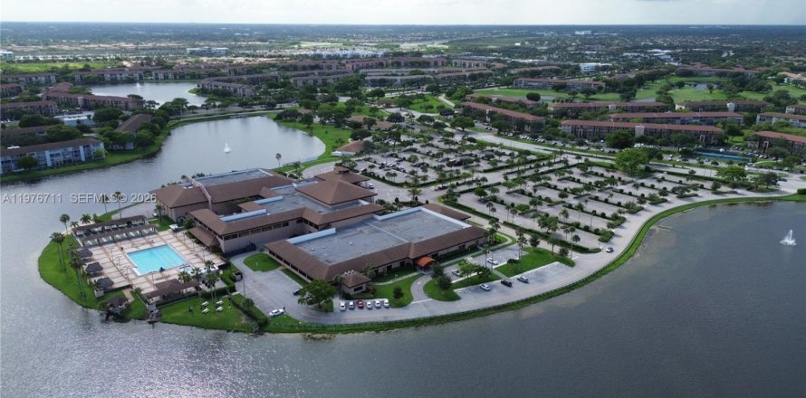 Condo in Pembroke Pines, Florida, 2 bedrooms  № 2040693