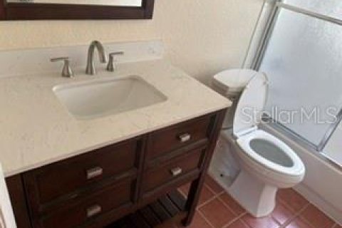Villa ou maison à louer à Tarpon Springs, Floride: 3 chambres, 129.13 m2 № 2432603 - photo 4
