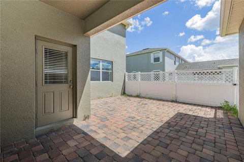 Townhouse in Windermere, Florida 3 bedrooms, 162.39 sq.m. № 1913878 - photo 25
