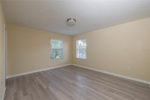 Townhouse in Windermere, Florida 3 bedrooms, 162.39 sq.m. № 1913878 - photo 21