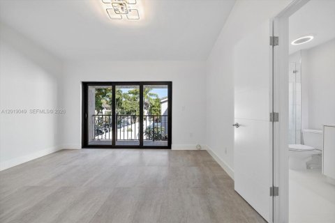 Touwnhouse à vendre à North Miami Beach, Floride: 3 chambres, 147.71 m2 № 2256637 - photo 20