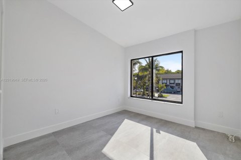 Touwnhouse à vendre à North Miami Beach, Floride: 3 chambres, 147.71 m2 № 2256637 - photo 25