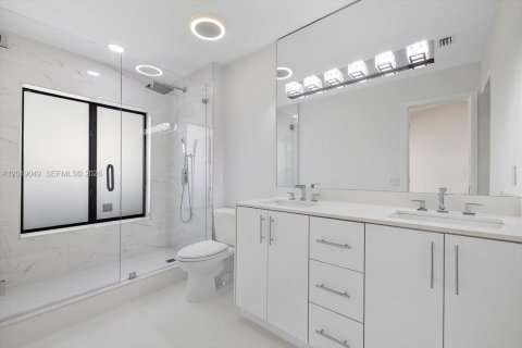 Touwnhouse à vendre à North Miami Beach, Floride: 3 chambres, 147.71 m2 № 2256637 - photo 21
