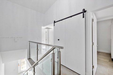 Touwnhouse à vendre à North Miami Beach, Floride: 3 chambres, 147.71 m2 № 2256637 - photo 18