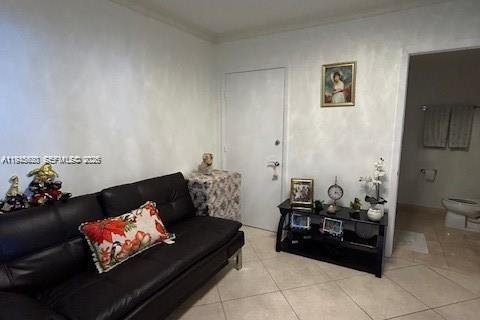 Condo in Hallandale Beach, Florida, 3 bedrooms  № 2002023 - photo 13