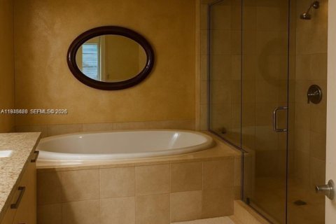 Condo in Hallandale Beach, Florida, 3 bedrooms  № 2002023 - photo 8