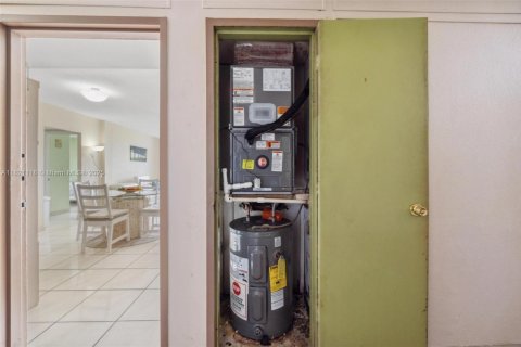 Copropriété à vendre à Hialeah, Floride: 2 chambres, 83.8 m2 № 1937650 - photo 24