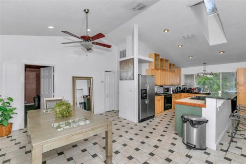 Casa en venta en Ocala, Florida, 4 dormitorios, 193.61 m2 № 2117817 - foto 4