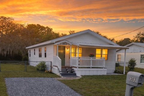 House in Auburndale, Florida 3 bedrooms, 98.1 sq.m. № 2116285