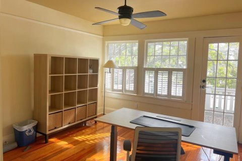 Propiedad comercial en alquiler en Tampa, Florida, 270.53 m2 № 1569756 - foto 6