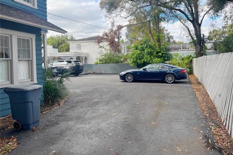 Propiedad comercial en alquiler en Tampa, Florida, 270.53 m2 № 1569756 - foto 2