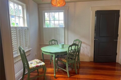 Propiedad comercial en alquiler en Tampa, Florida, 270.53 m2 № 1569756 - foto 9