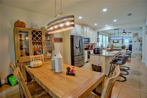 Casa en venta en Kissimmee, Florida, 3 dormitorios, 158.49 m2 № 2308358 - foto 10
