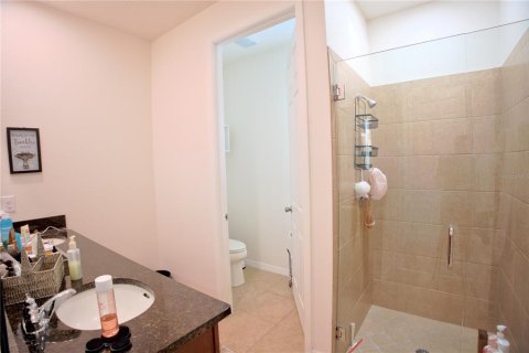 Casa en venta en Kissimmee, Florida, 3 dormitorios, 158.49 m2 № 2308358 - foto 16