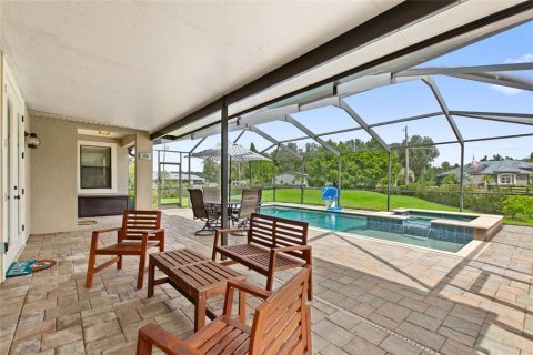 Casa en venta en Winter Haven, Florida, 5 dormitorios, 282.33 m2 № 1903932 - foto 12
