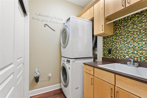 Casa en venta en Winter Haven, Florida, 5 dormitorios, 282.33 m2 № 1903932 - foto 24