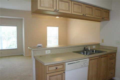 Condo in Winter Haven, Florida, 2 bedrooms  № 1866715 - photo 11