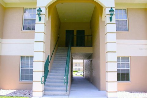 Condo in Winter Haven, Florida, 2 bedrooms  № 1866715 - photo 3
