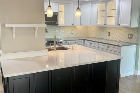 Снять в аренду кондоминиум в Тампа, Флорида 5 комнат, 159.05м2, № 1904883 - фото 14