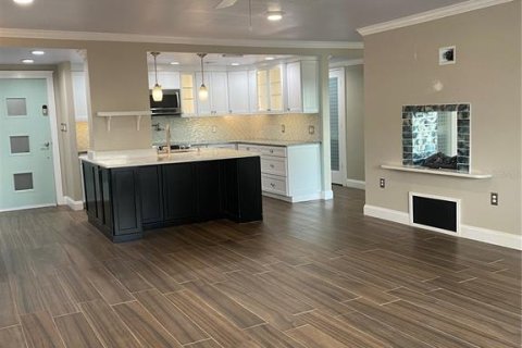 Снять в аренду кондоминиум в Тампа, Флорида 5 комнат, 159.05м2, № 1904883 - фото 7