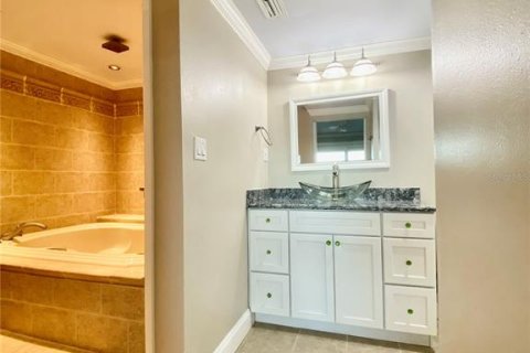 Снять в аренду кондоминиум в Тампа, Флорида 5 комнат, 159.05м2, № 1904883 - фото 23