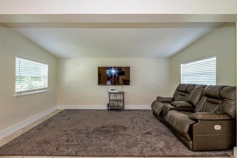 House in Vero Beach, Florida 2 bedrooms, 102.19 sq.m. № 2245218 - photo 7
